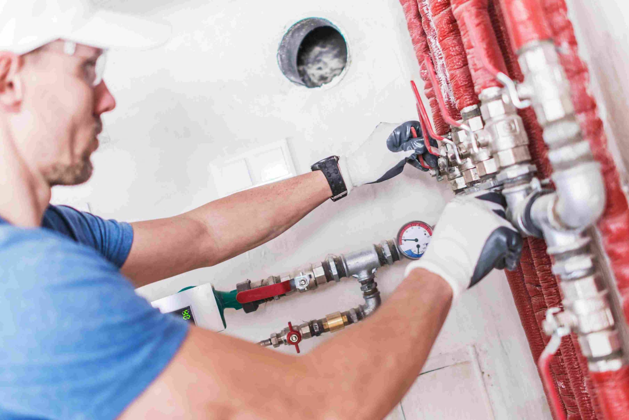 Reasons to hire a plumber for home renovation