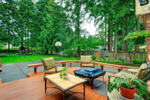 What are the Advantages of Artificial Turf for Deck?