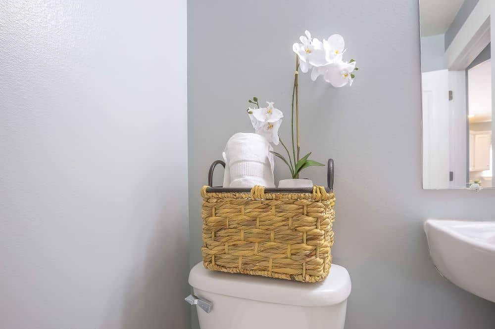 DIY Ideas for decorative bathroom baskets