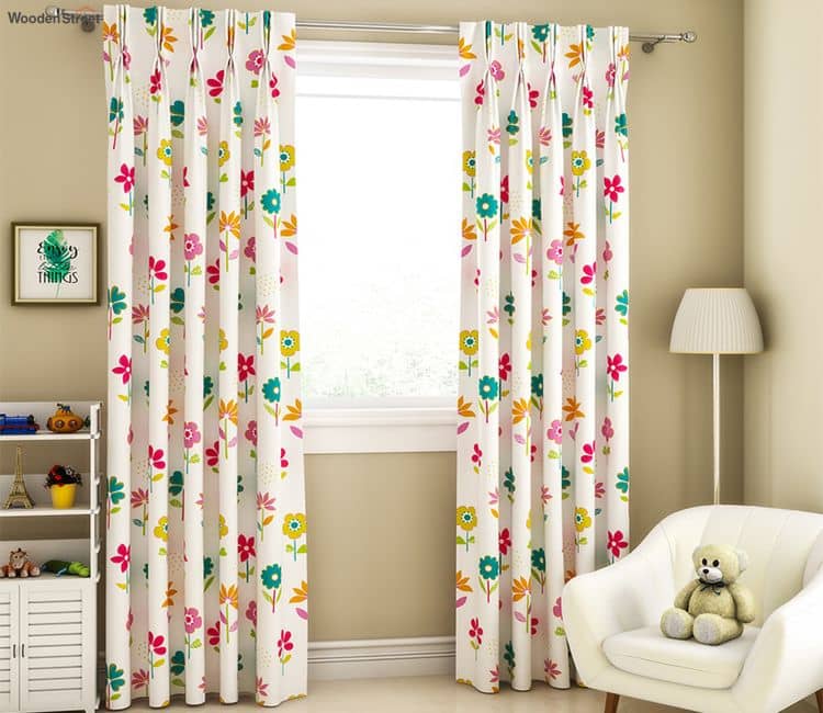 Explore the Different Fabrics for Outdoor Curtains- Which One Is Best For Home Decor
