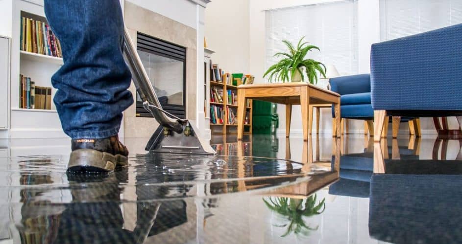 6 Critical Factors to Consider When Hiring a Water Damage Restoration Company in Chicago