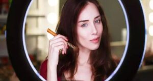 The Role of Lighting in Your Makeup Mirror: Tips and Tricks