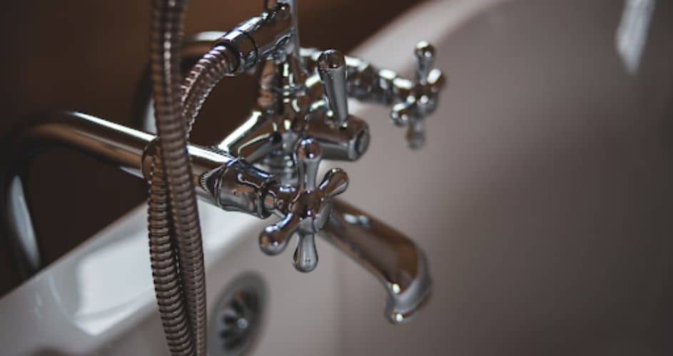 Causes & Effects of Hard Water on Your Piping